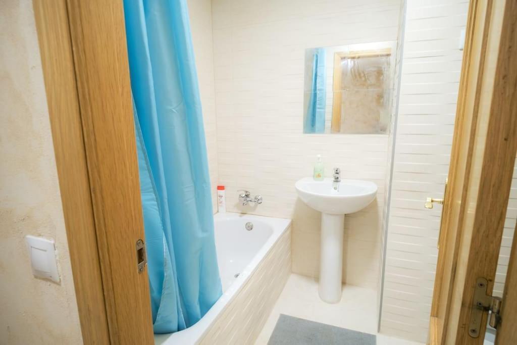 Piso Acogedor En Madrid Centroアパートメント エクステリア 写真